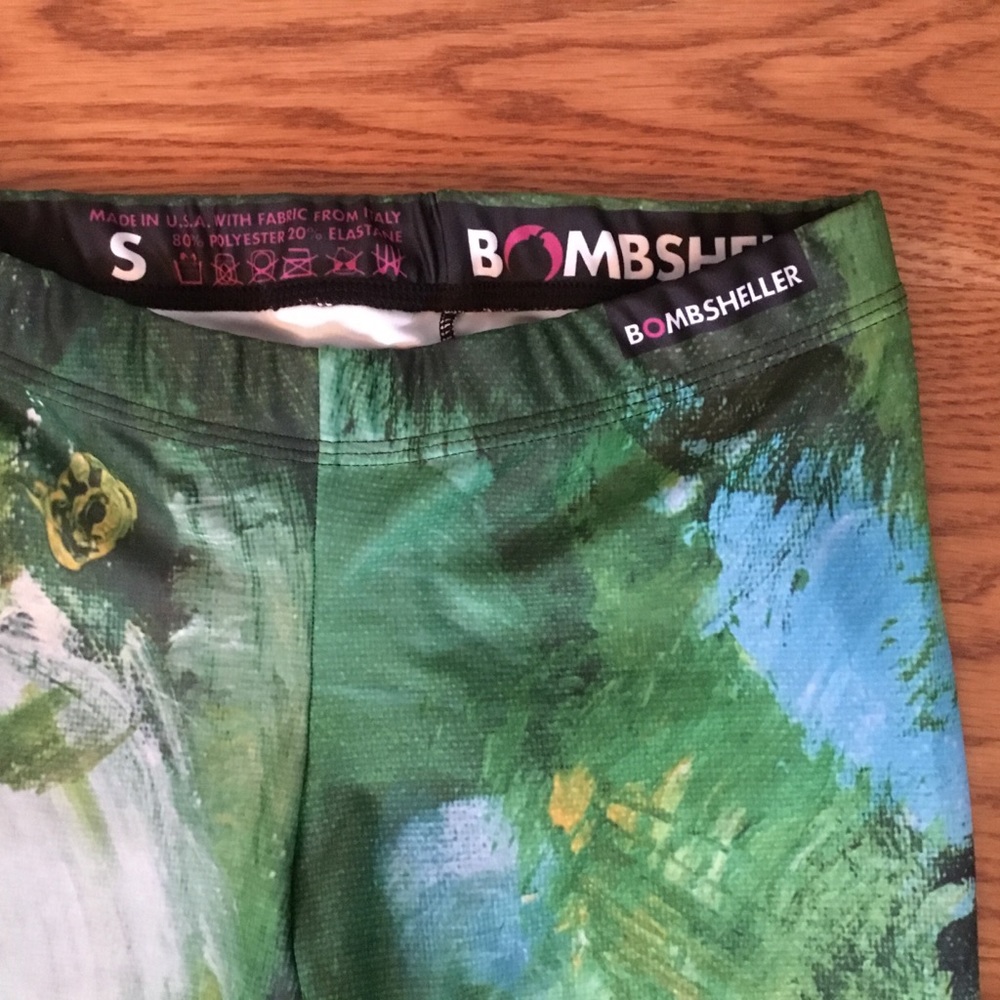Bombsheller custom-made yoga leggings